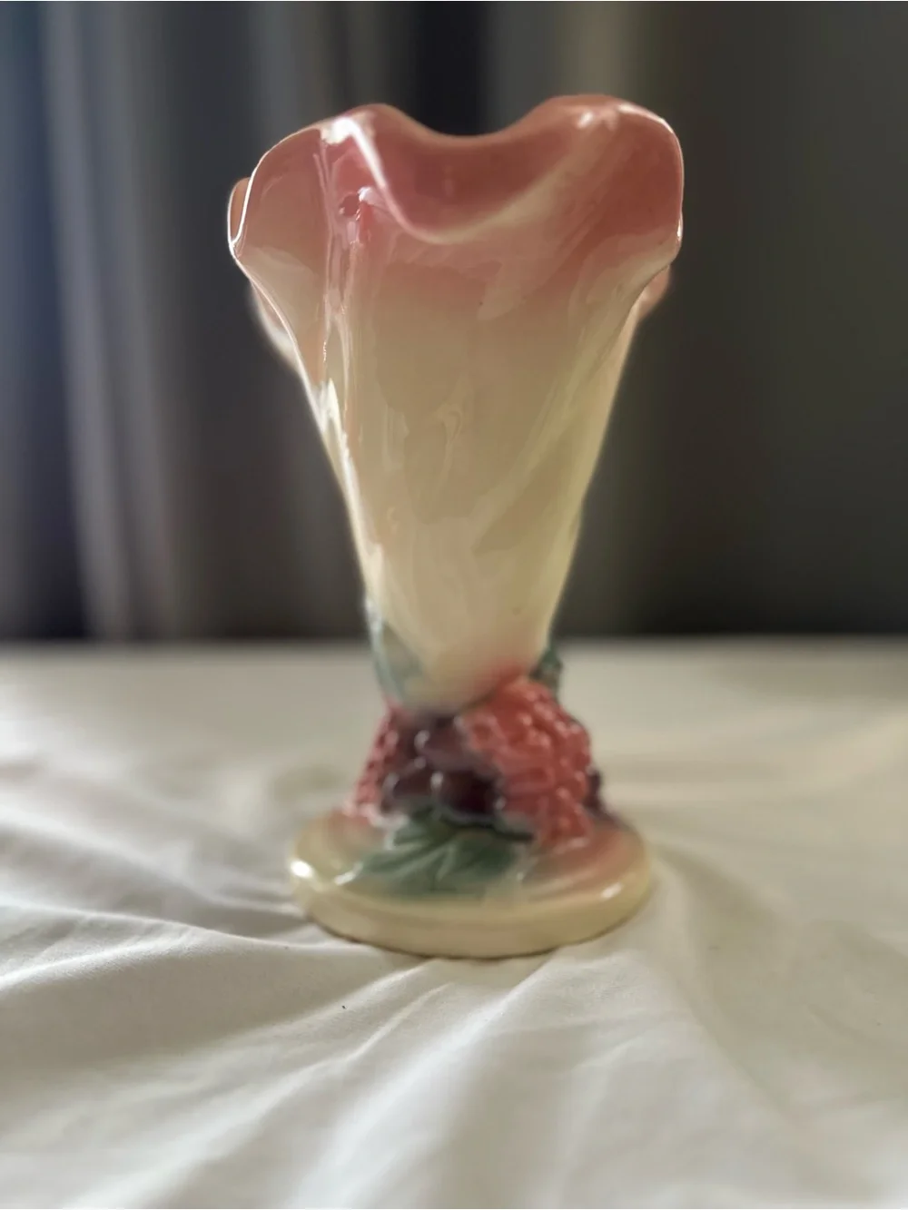 Vintage-Pink and Cream Ceramic Cornucopia Vase - Hull 49